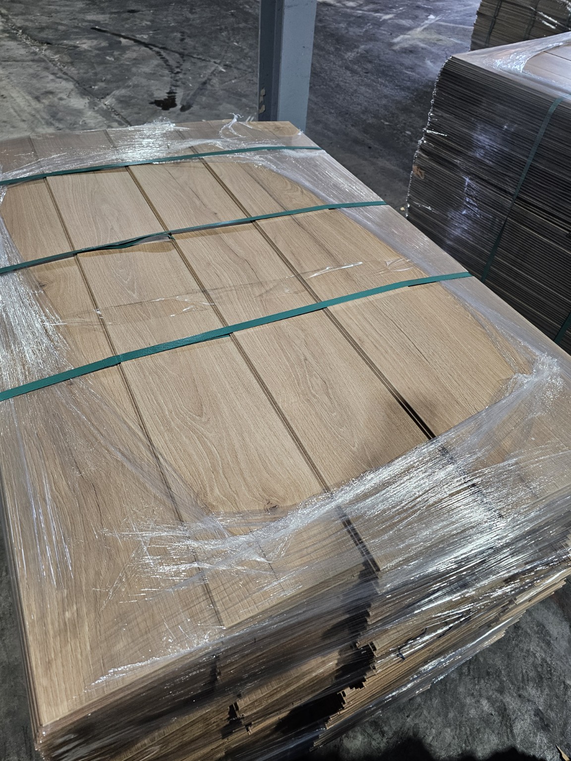 Hybrid resilient flooring color option